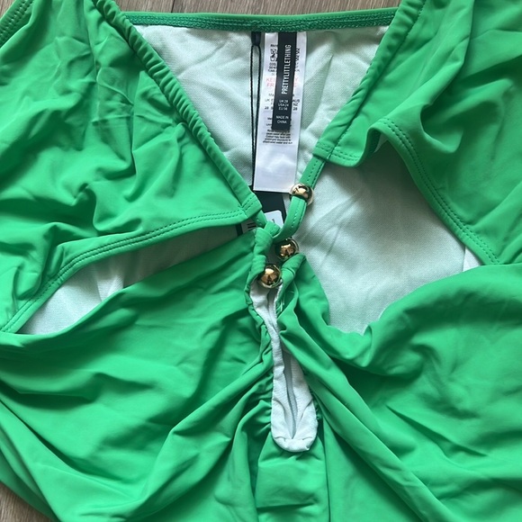 PrettyLittleThing Green Cut-Out One Piece Swimsuit - Picture 3 of 5